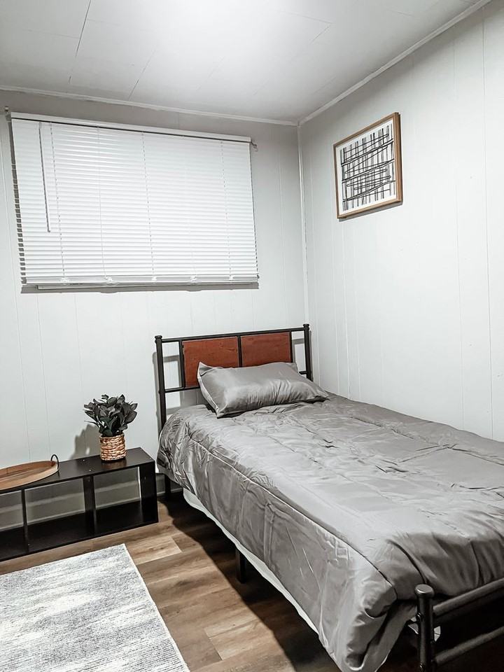 2244 Park St - Photo 5 of 37