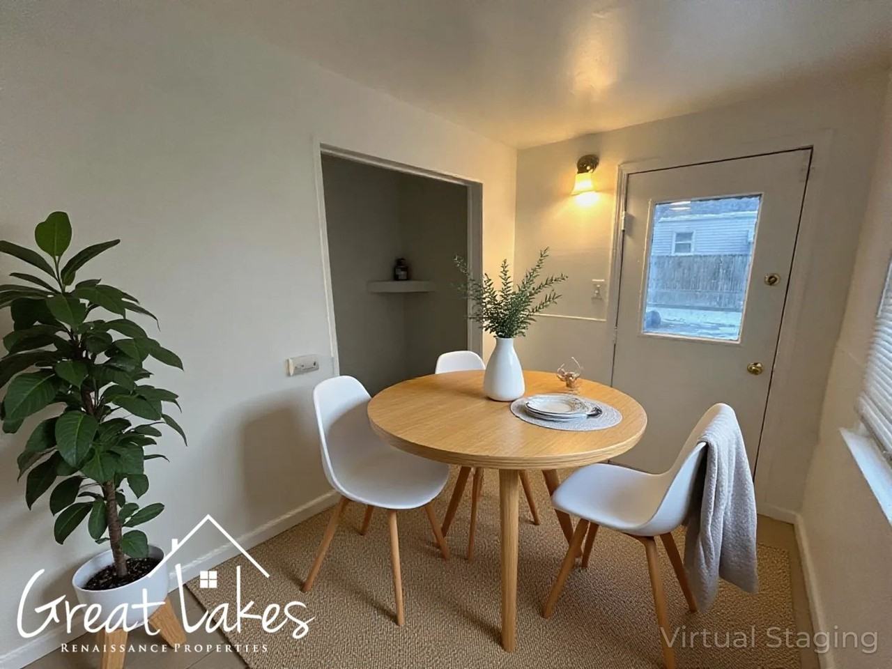 23622 Federal Ave - Photo 3 of 12