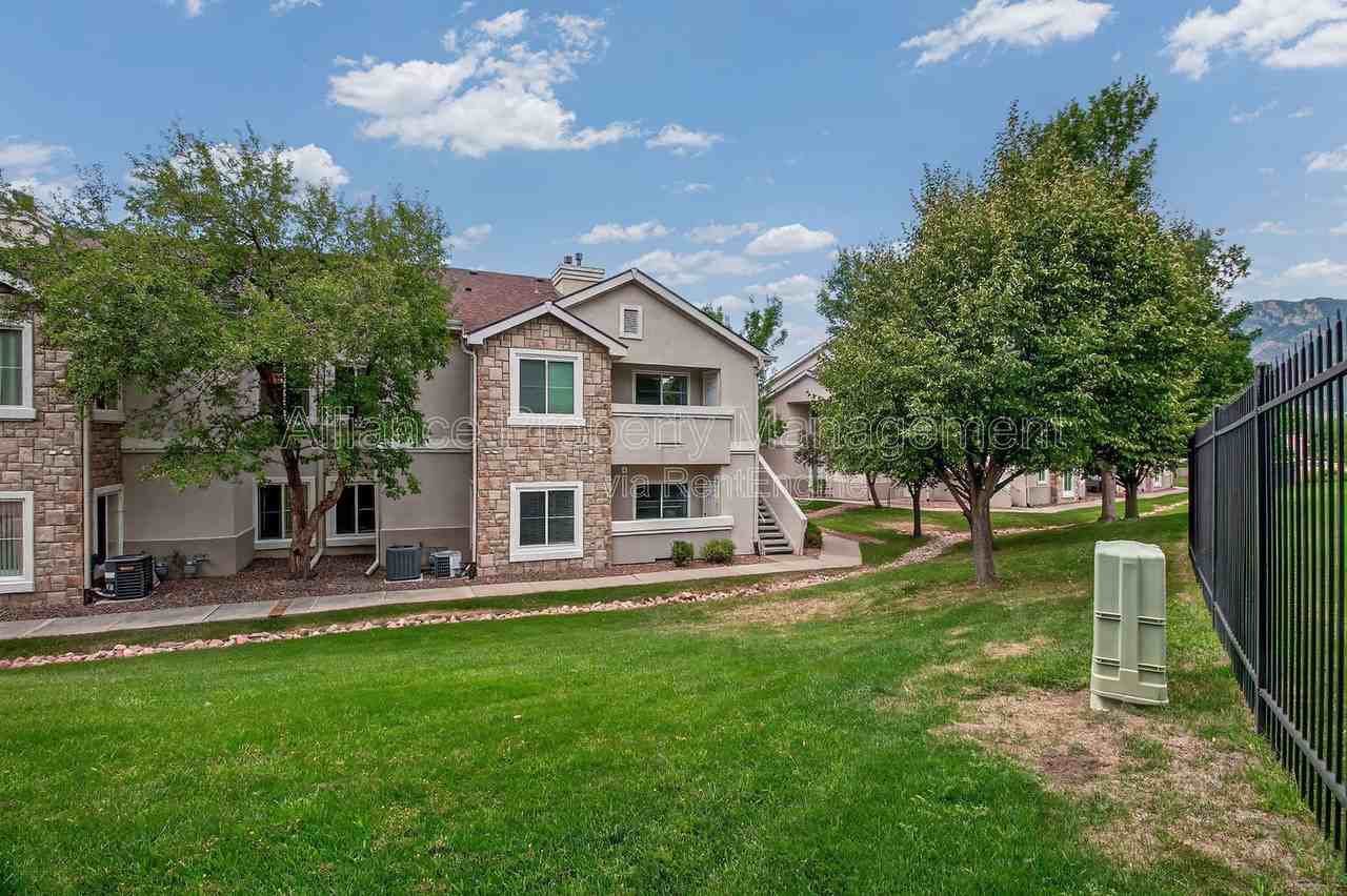 3890 Strawberry Field Grv #F - Photo 2 of 25