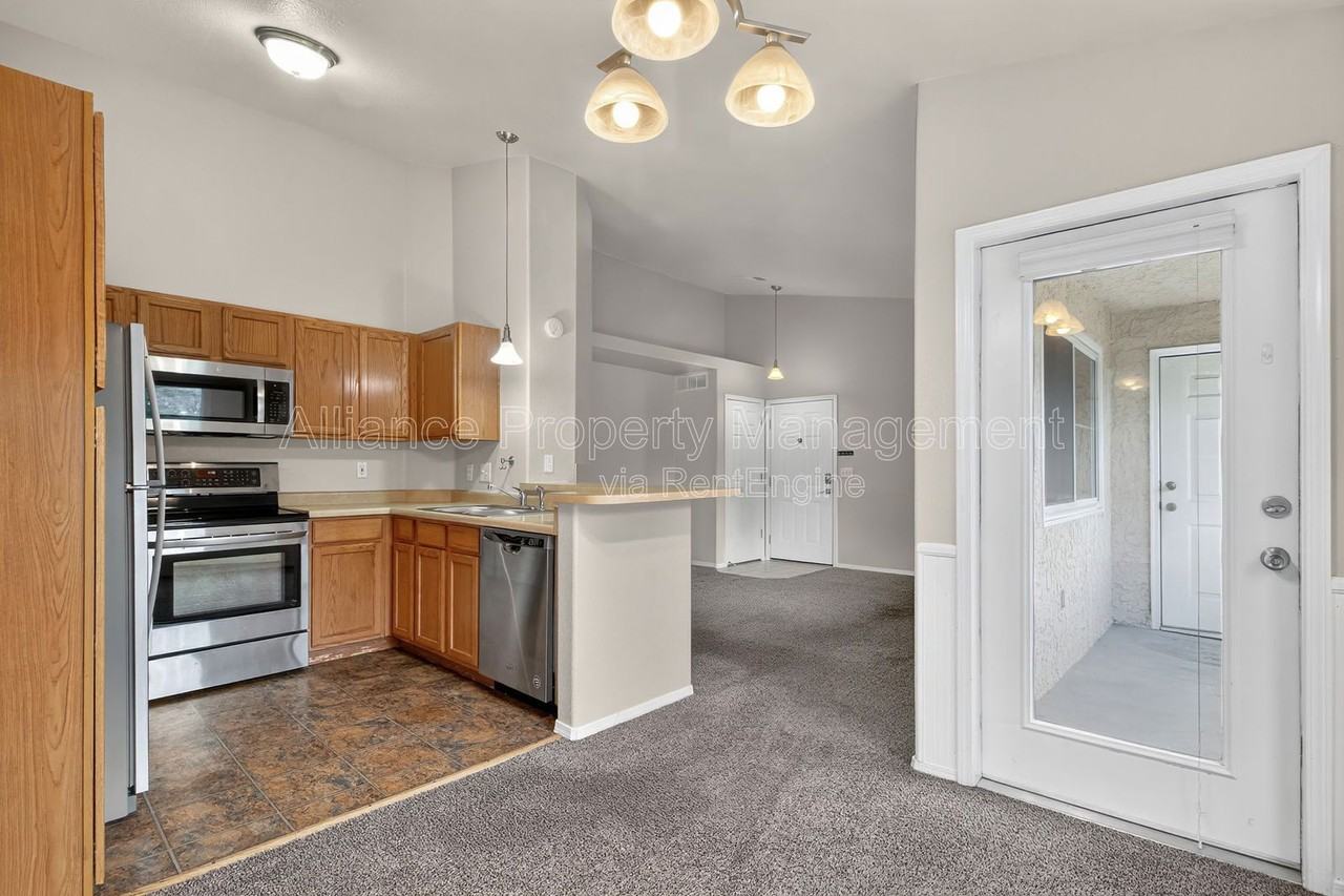 3890 Strawberry Field Grv #F - Photo 7 of 25