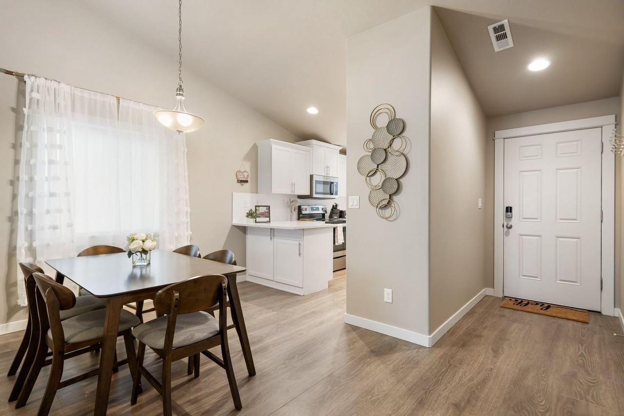 2937 Castle Rock Boulevard - Photo 6 of 38