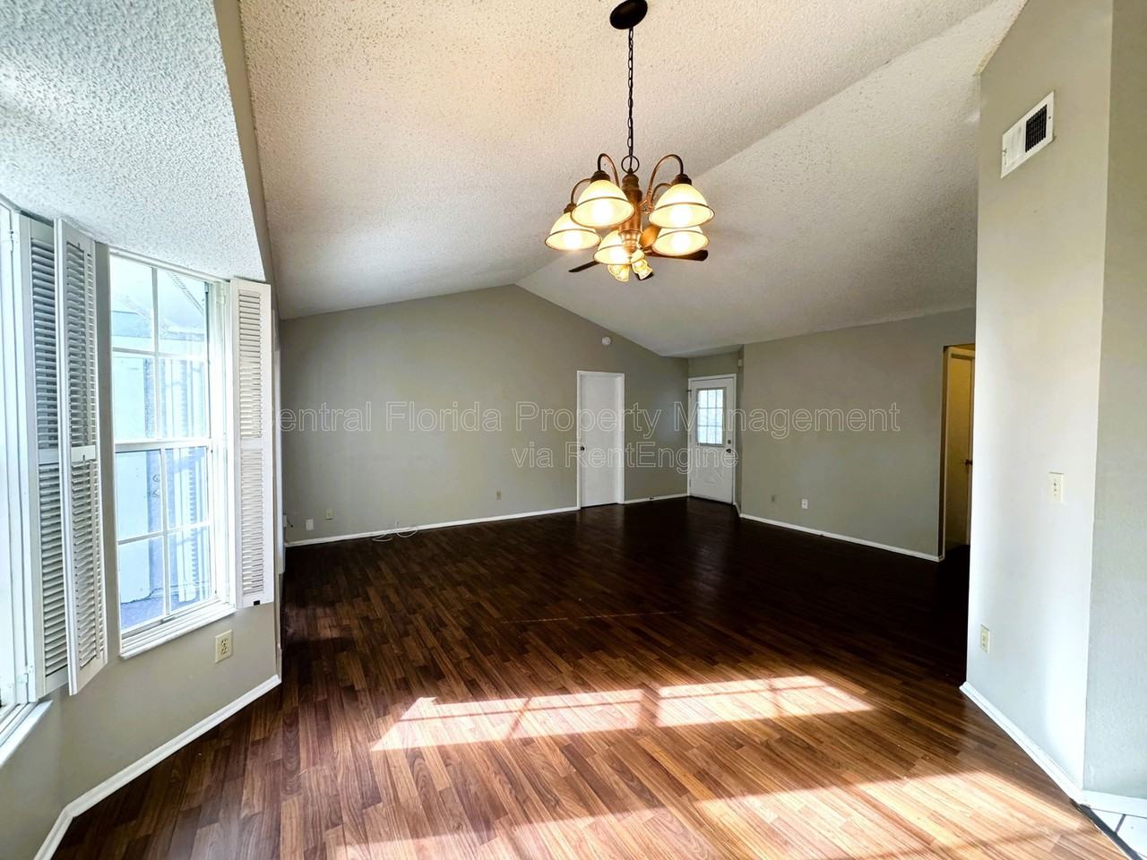 153 Becky Thatcher Ct - Photo 5 of 28