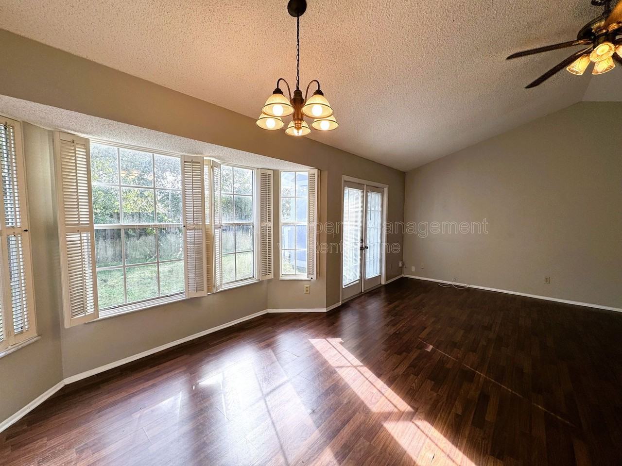 153 Becky Thatcher Ct - Photo 7 of 28