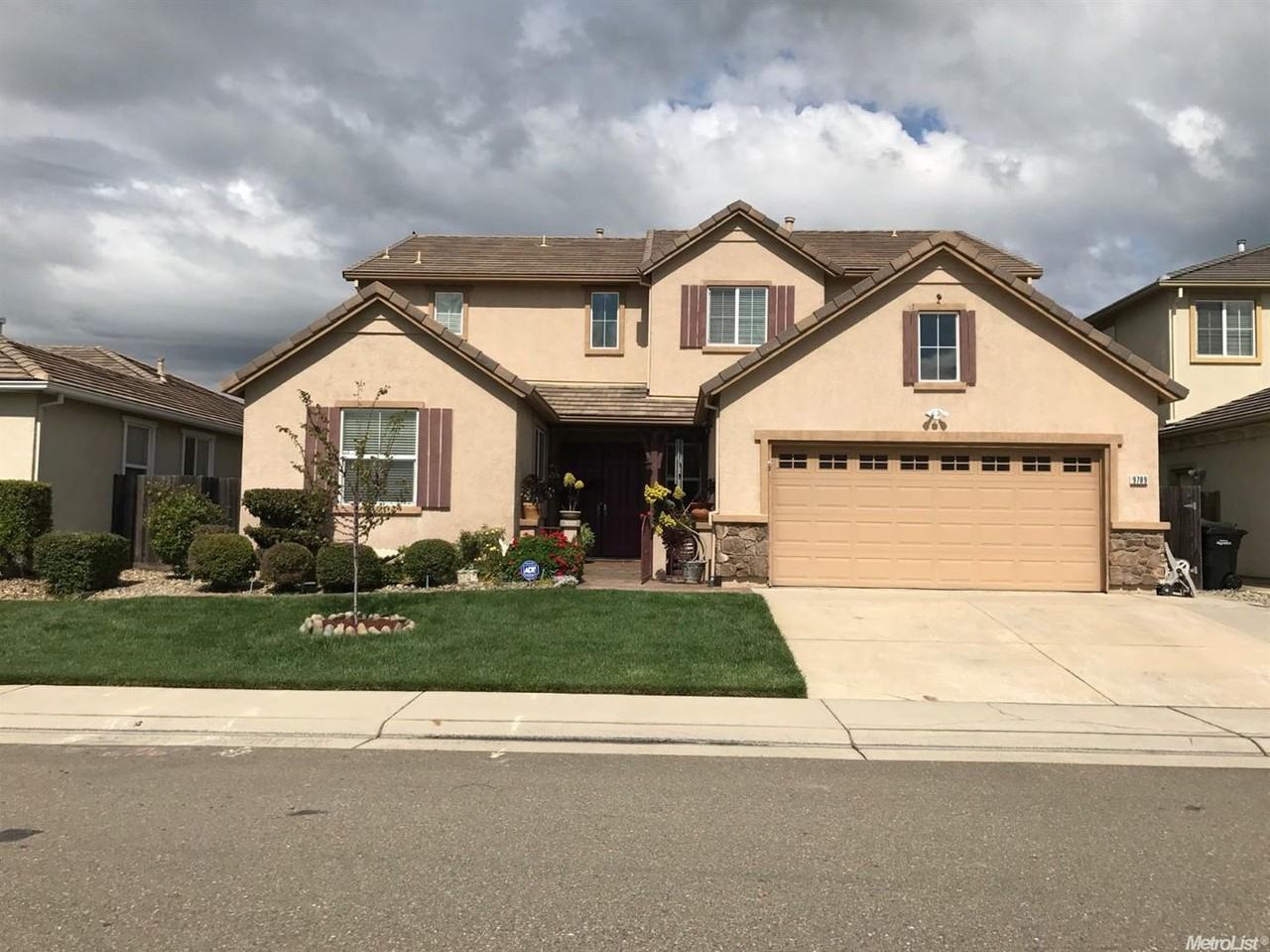 9789 Fall Valley Way