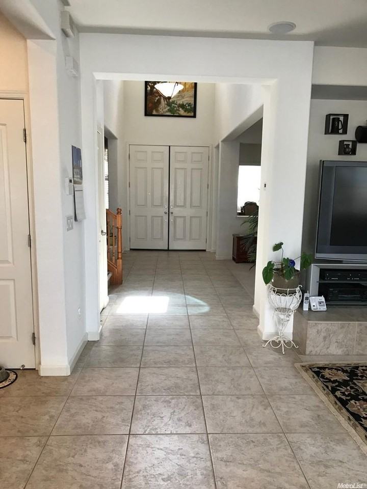 9789 Fall Valley Way - Photo 4 of 22