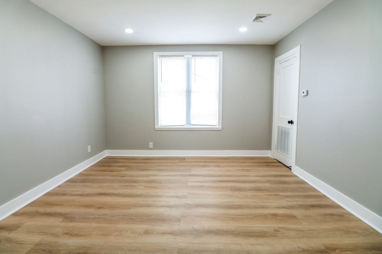 5548 Woodland Ave - Photo 6 of 9