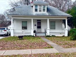 featured image of 831 South Pickwick Avenue