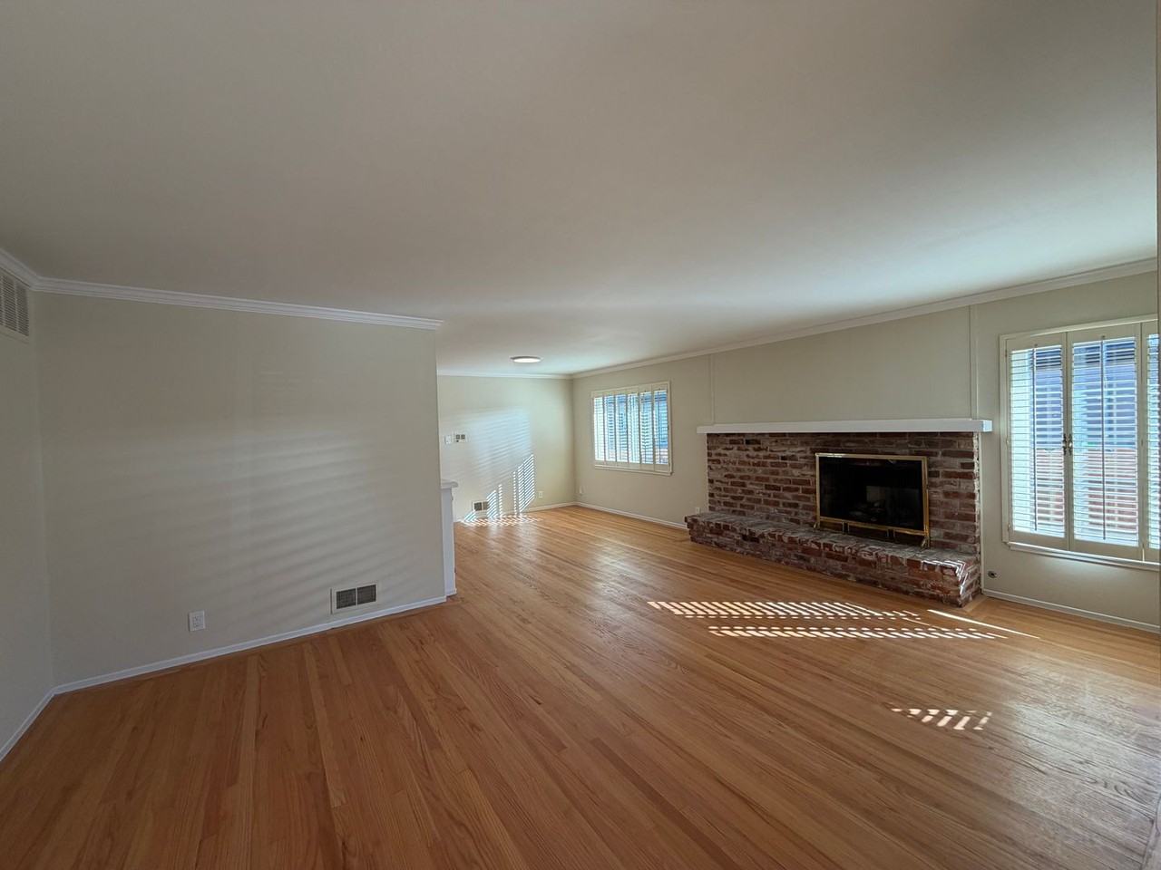 3271 Crestmoor Drive - Photo 2 of 19