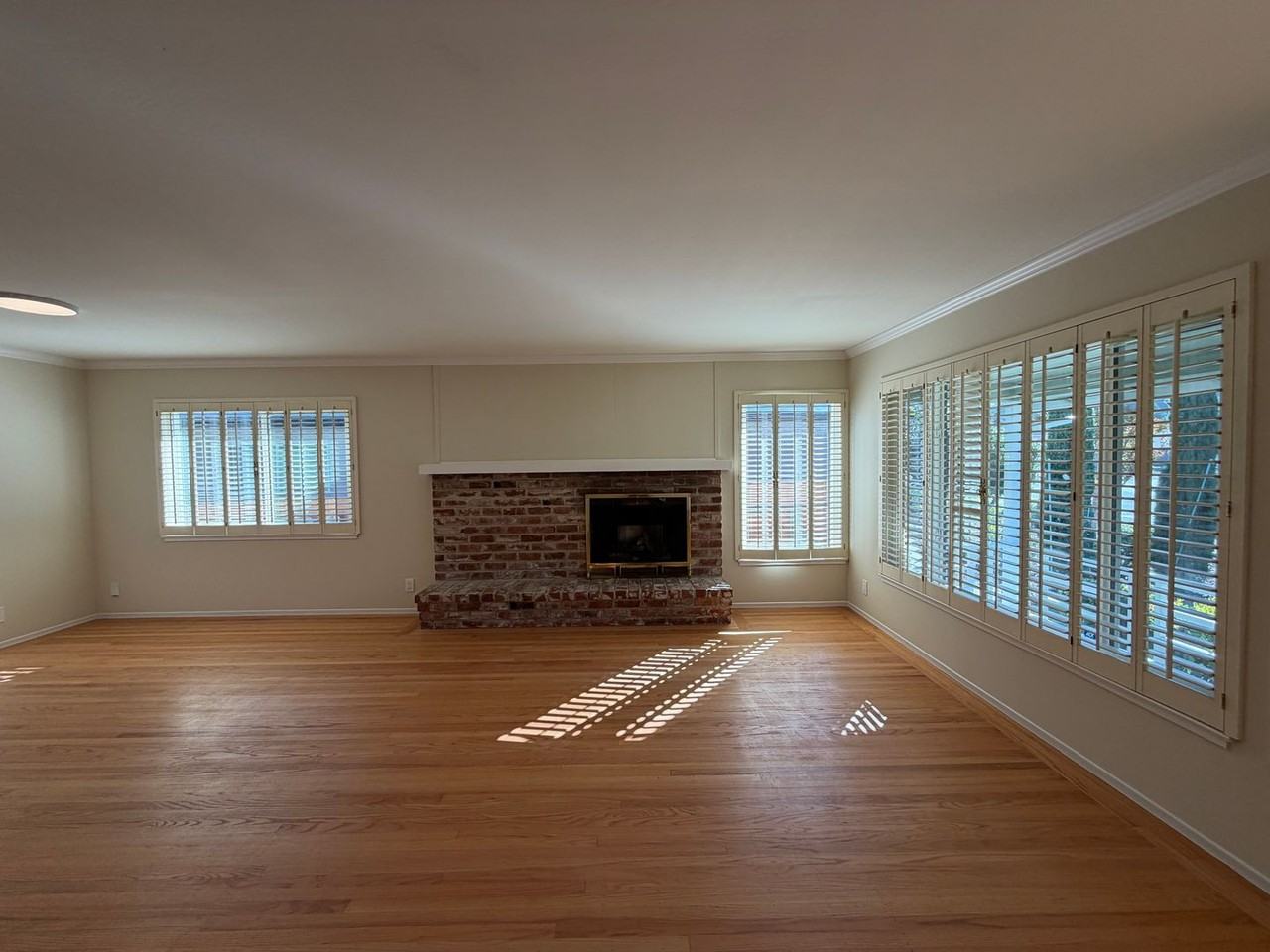 3271 Crestmoor Drive - Photo 3 of 19