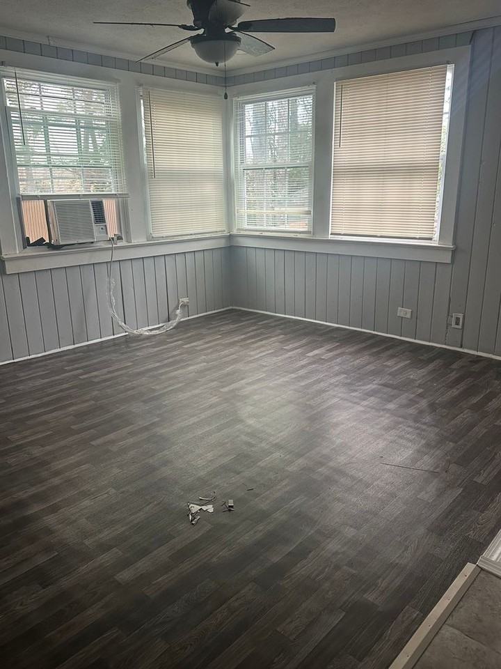 1126 Brentwood Ave - Photo 4 of 16