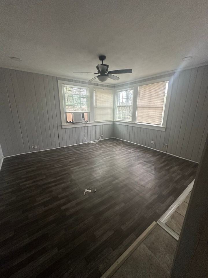 1126 Brentwood Ave - Photo 5 of 16