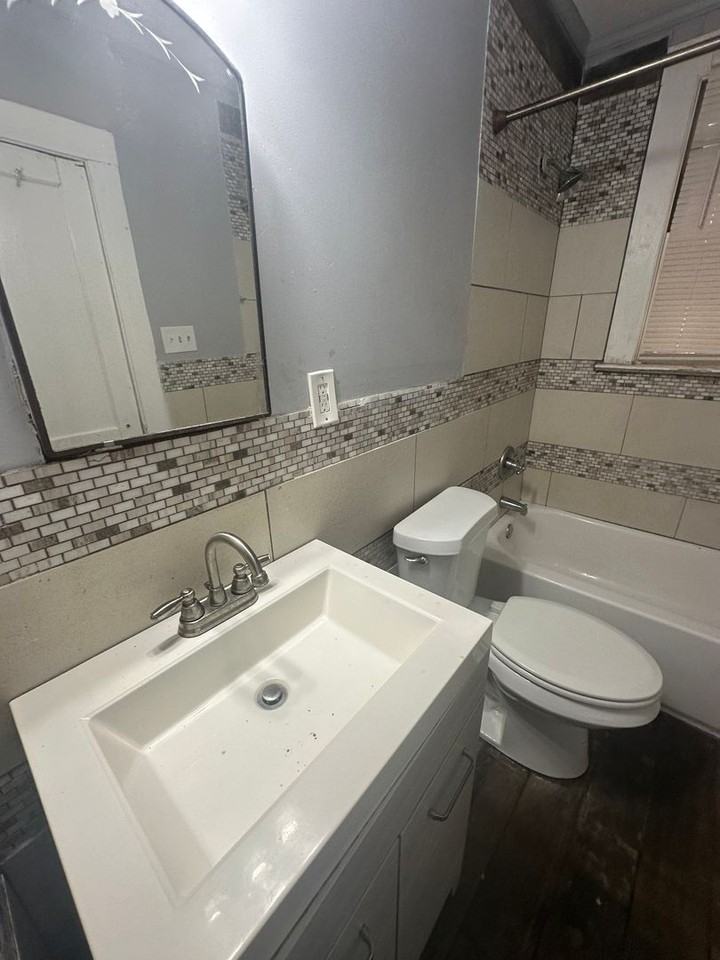 1126 Brentwood Ave - Photo 6 of 16