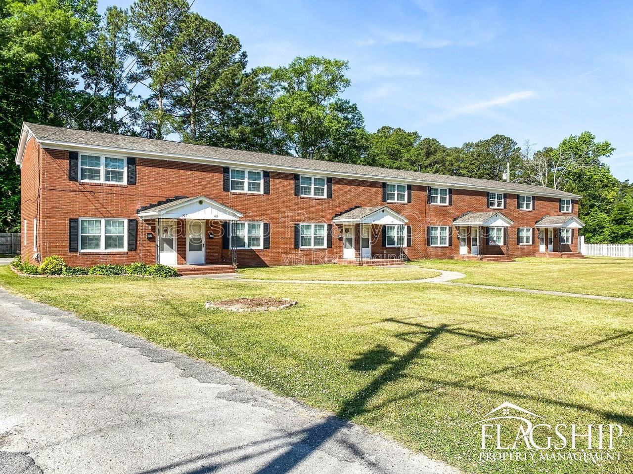 111 W 15th St - Photo 2 of 29