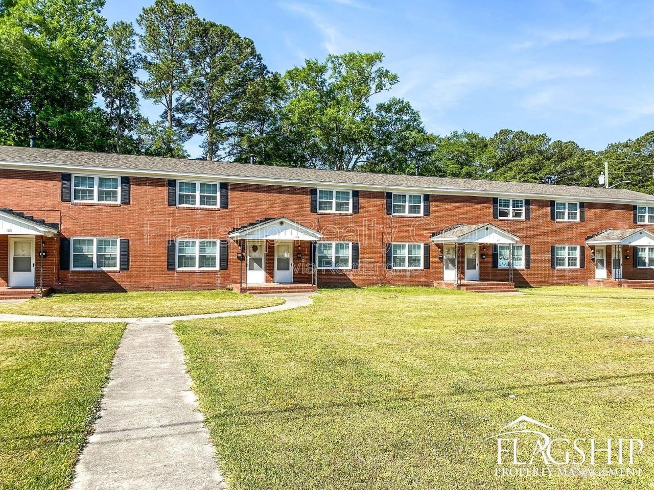 111 W 15th St - Photo 3 of 29