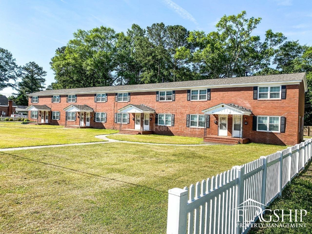 111 W 15th St - Photo 4 of 29