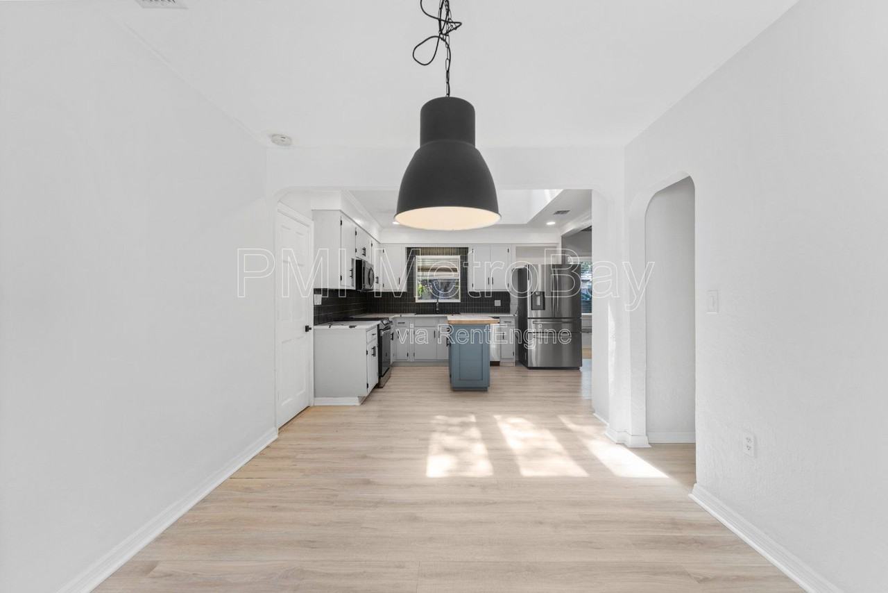 4939 Woodland Dr - Photo 7 of 50