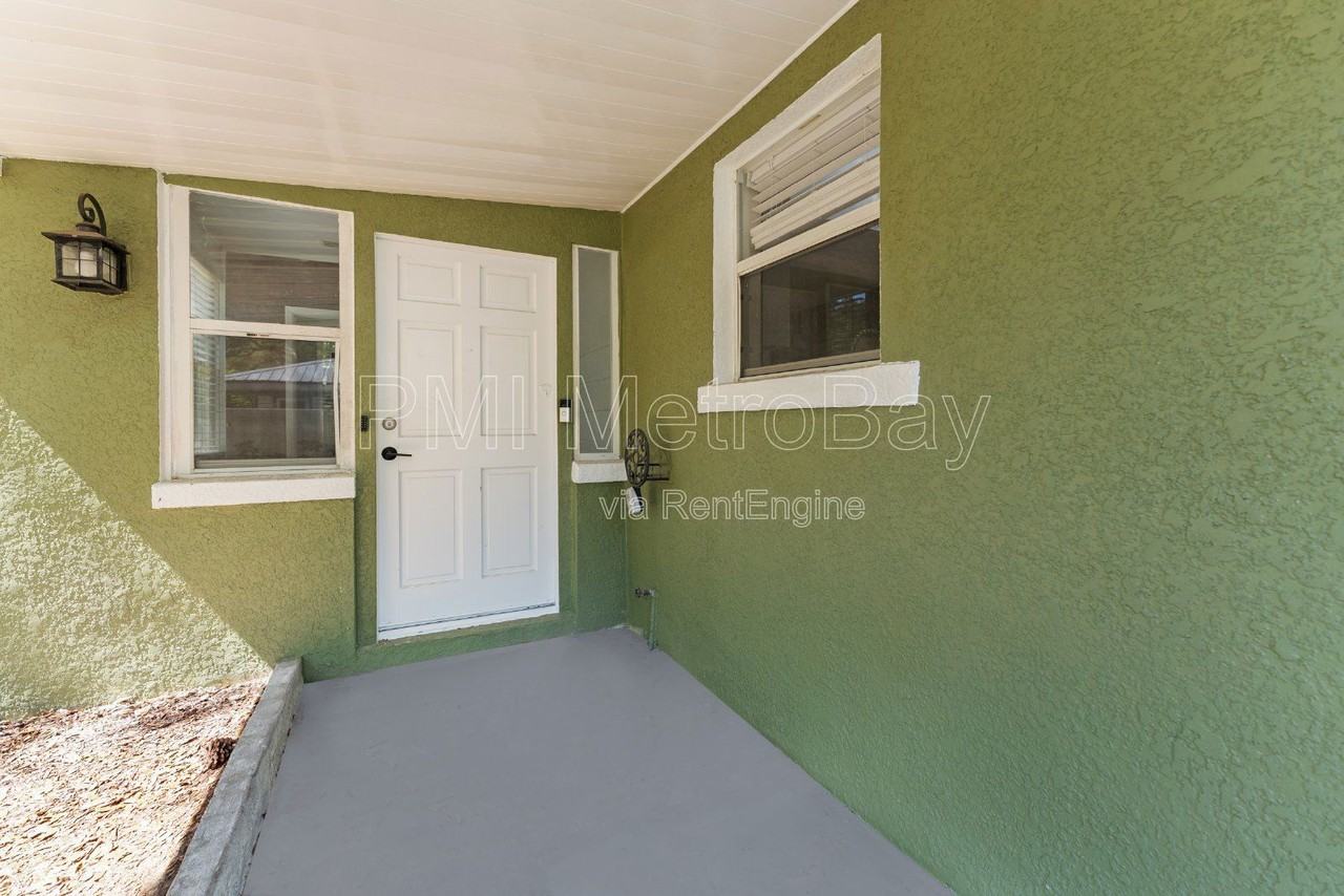 4939 Woodland Dr - Photo 6 of 50