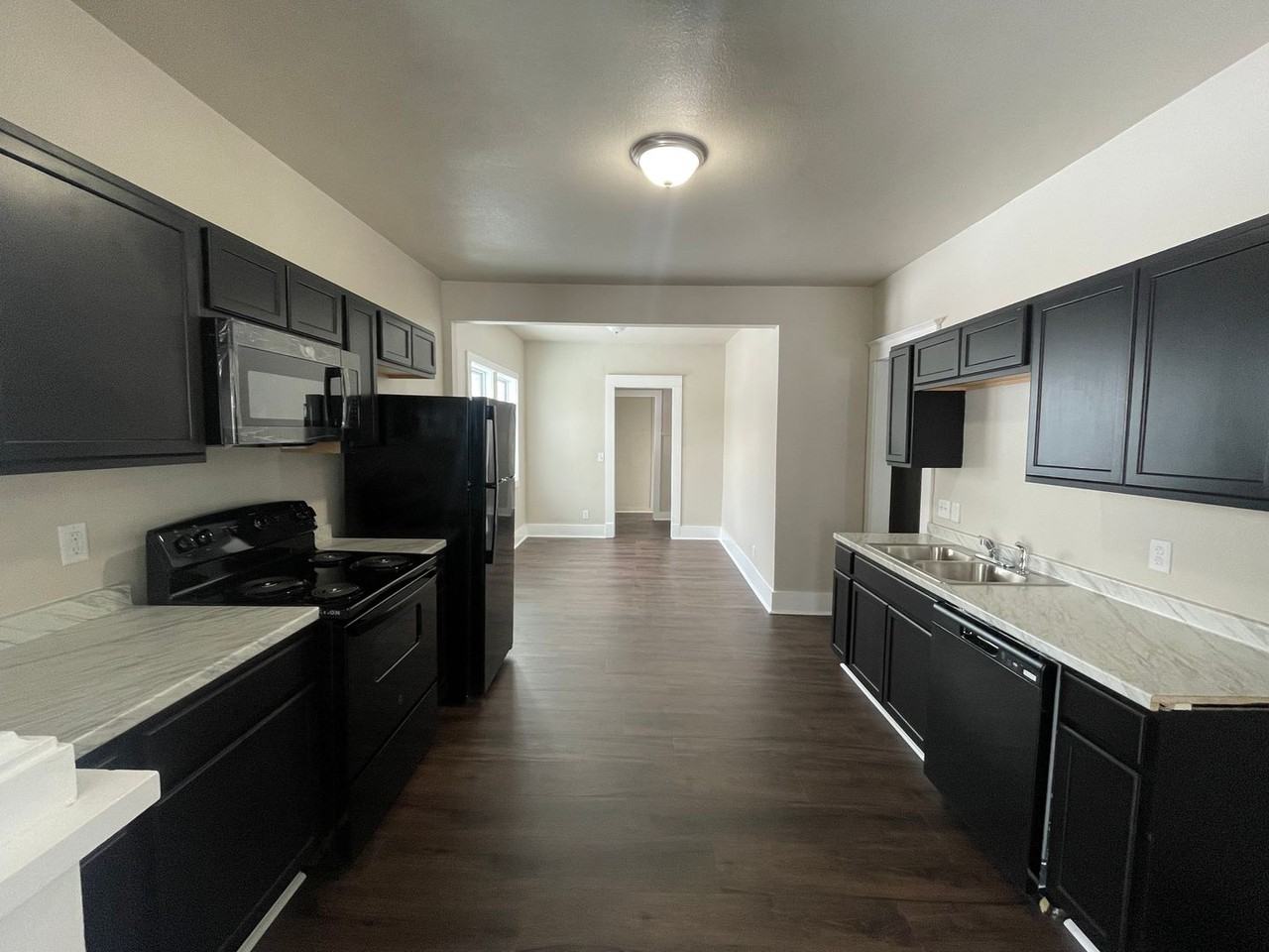 408 West Boone Street - Photo 2 of 15