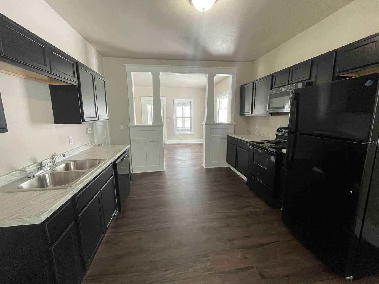 408 West Boone Street - Photo 3 of 15