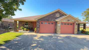 featured image of 902 Safari Drive