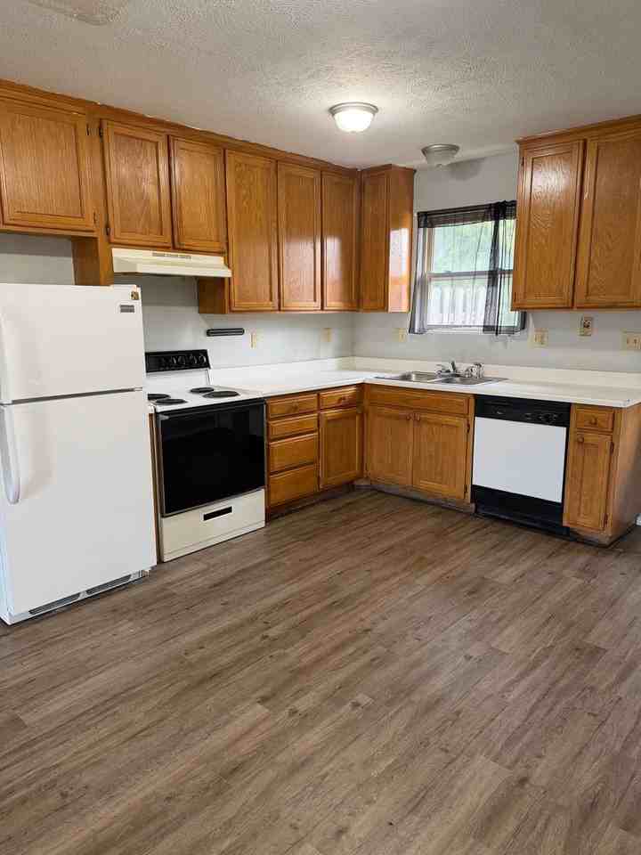 1107 Presley Drive - Photo 2 of 7