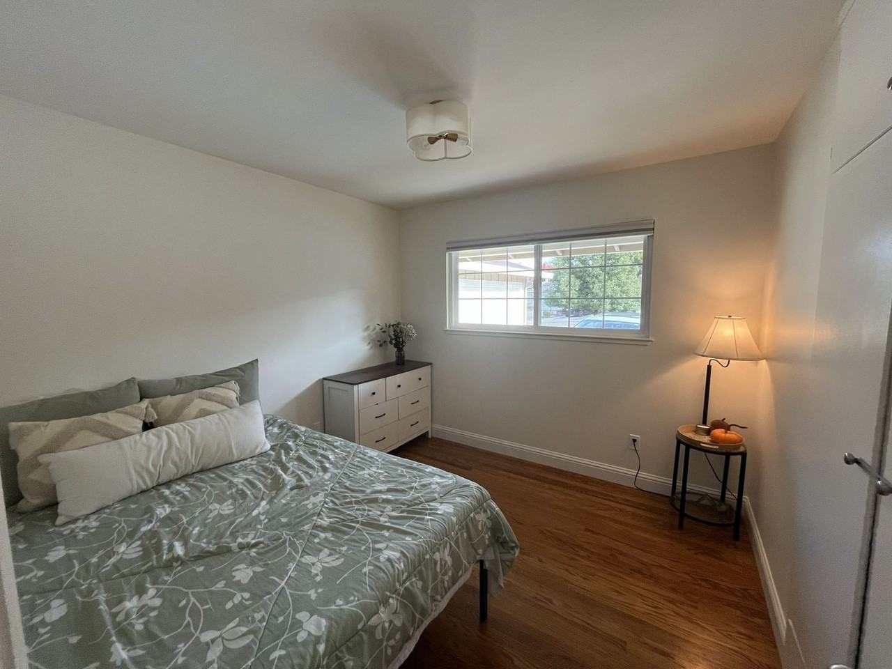 2840 Sarina Ct - Photo 6 of 32