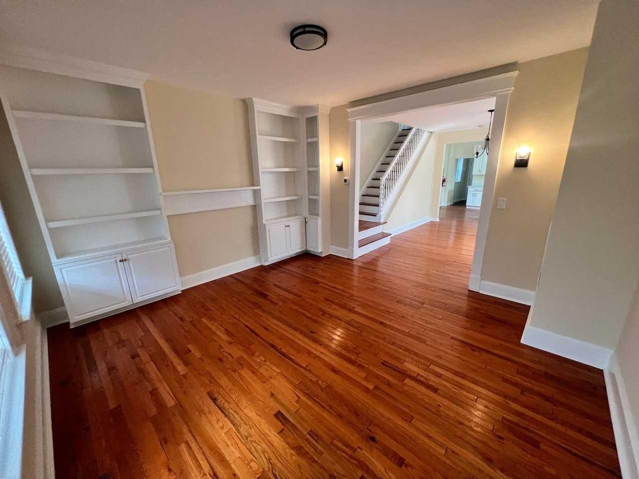 838 Smith Street - Photo 6 of 26