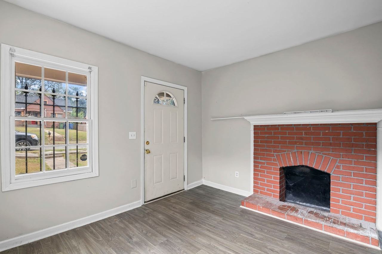 1005 Westmoor Dr Nw #A - Photo 3 of 27