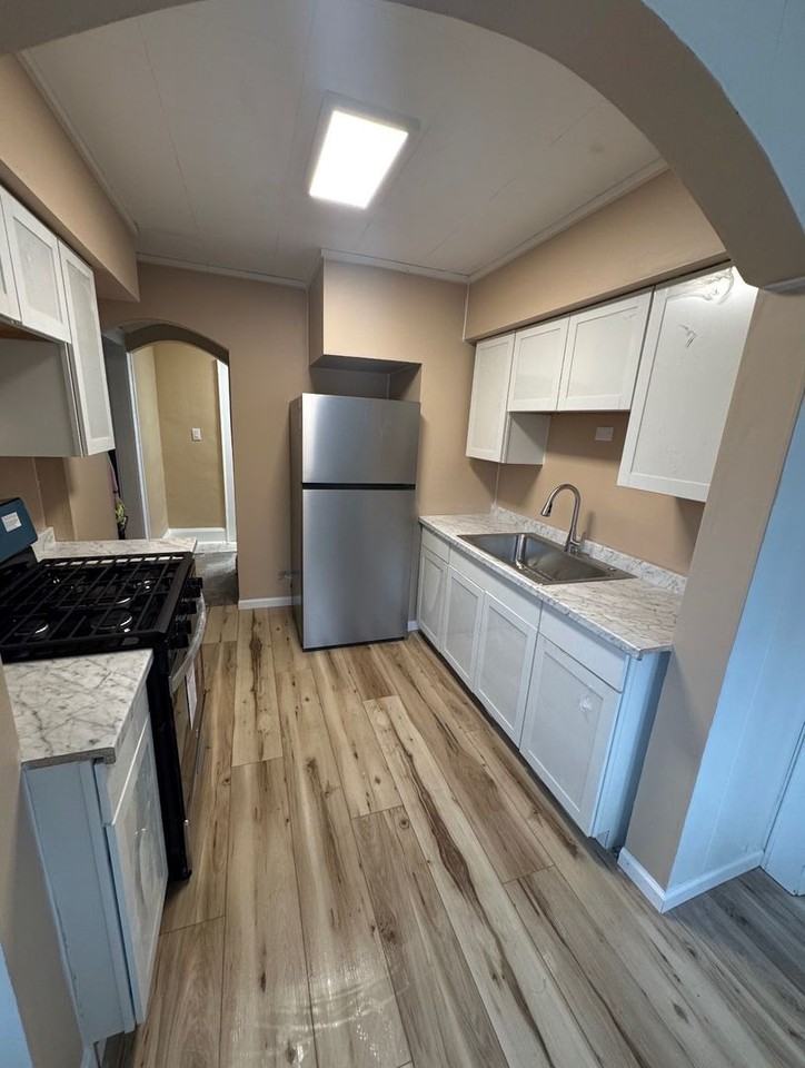 1165 Tampa Avenue - Photo 2 of 5