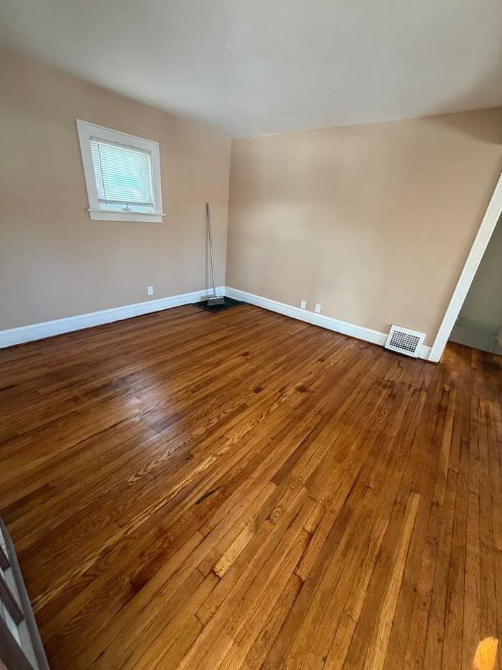 1165 Tampa Avenue - Photo 4 of 5