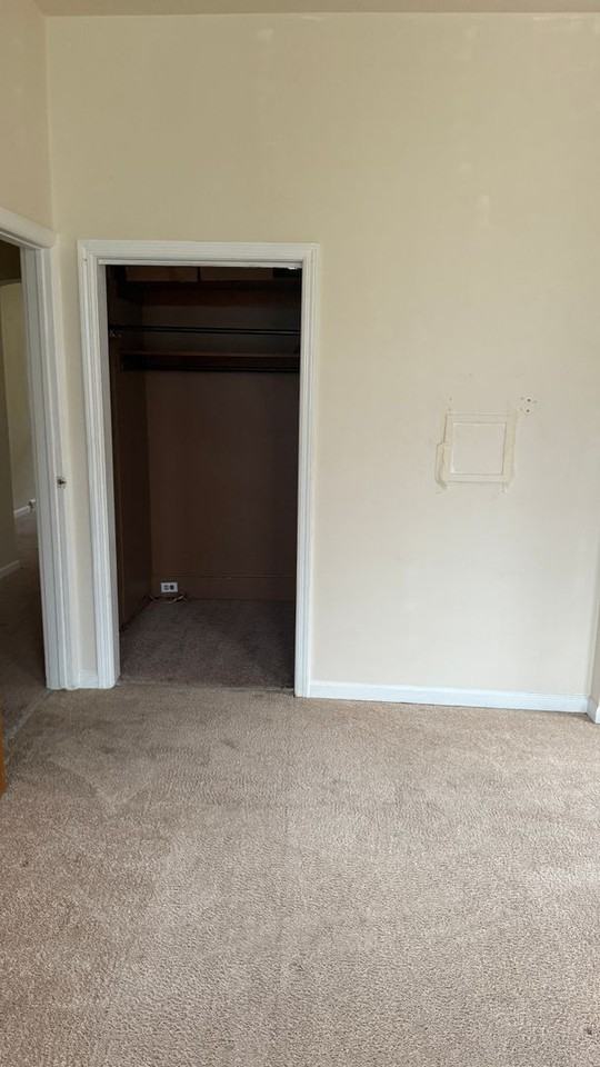 318 Center Avenue - Photo 6 of 7