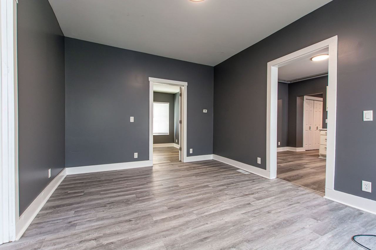 2523 Ames Ave - Photo 5 of 15