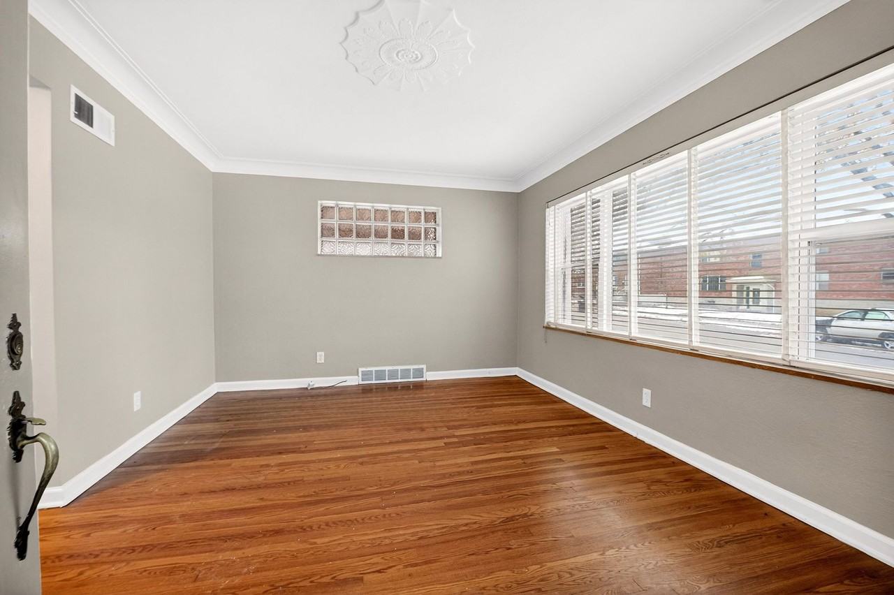 5855 Robert Ave - Photo 4 of 28