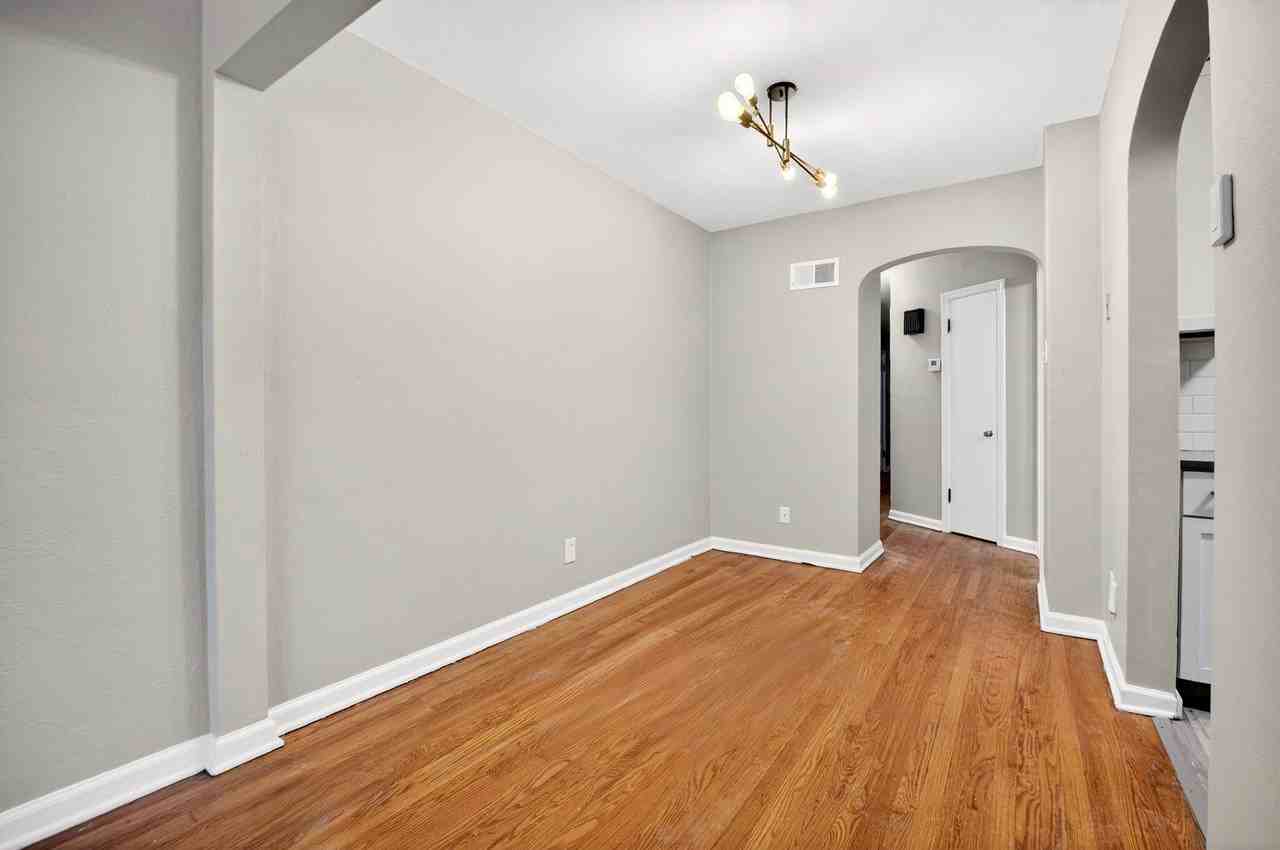 5855 Robert Ave - Photo 7 of 28