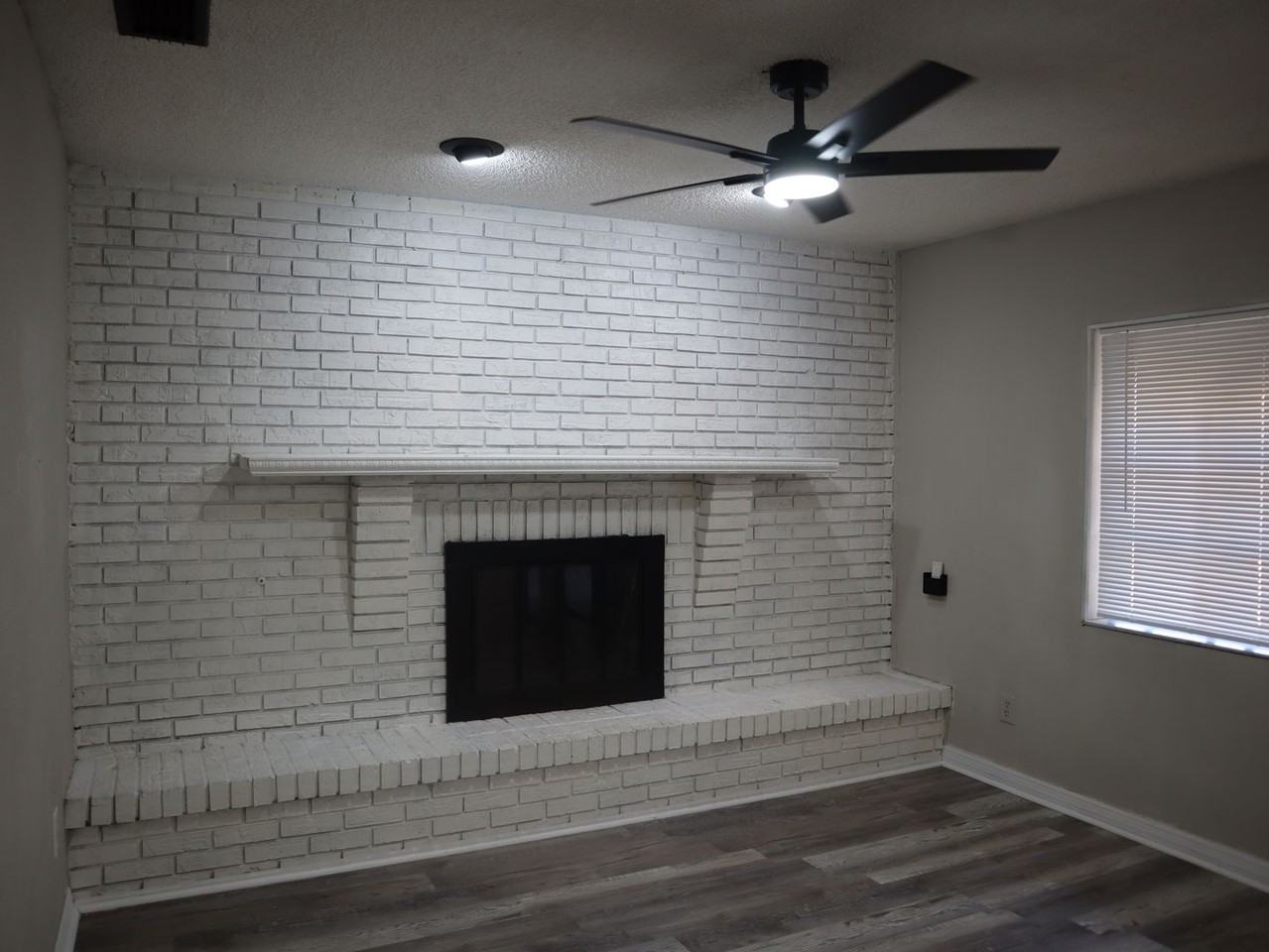 1488 Elkcam Blvd - Photo 4 of 30