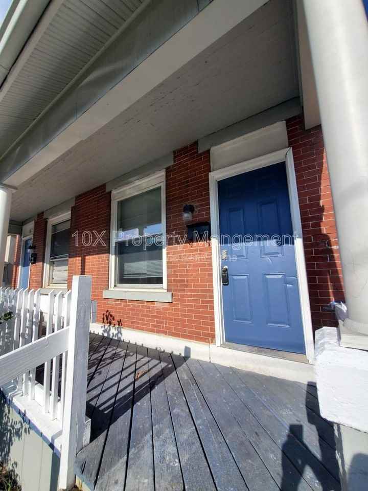 100 North Harris Avenue - Photo 3 of 27