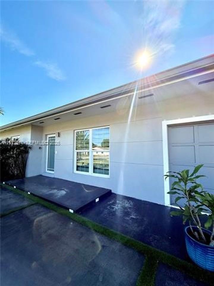 11120 Sw 154th St #0 - Photo 5 of 34