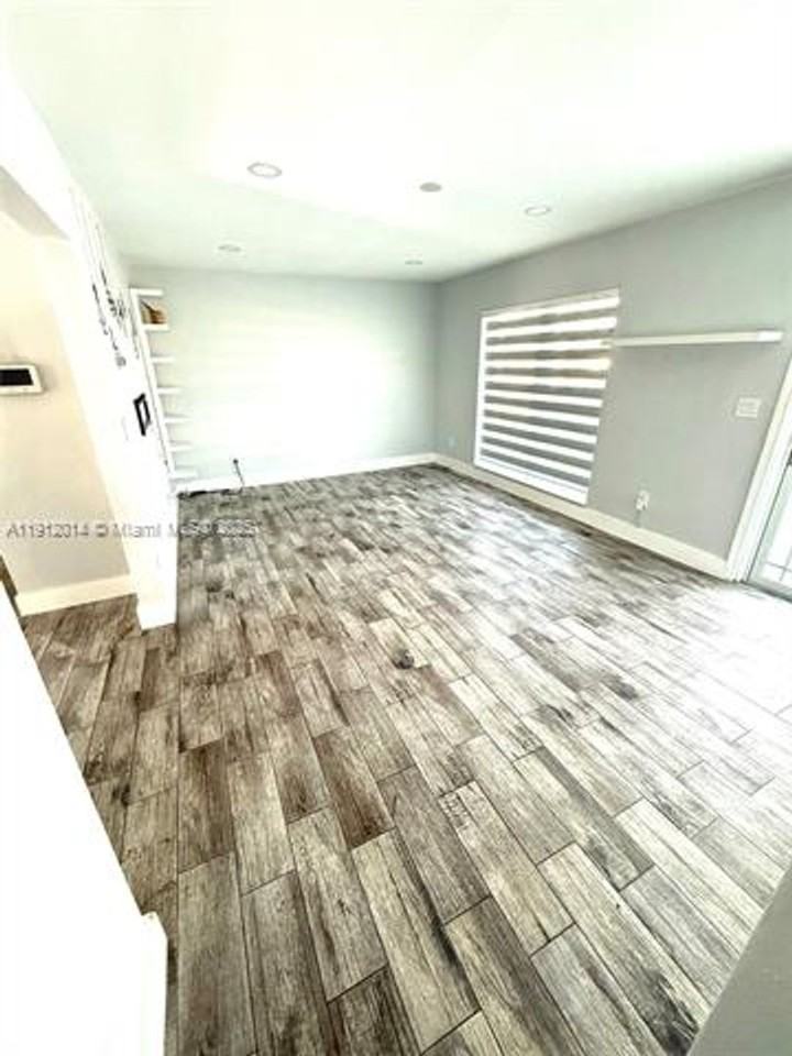 11120 Sw 154th St #0 - Photo 6 of 34