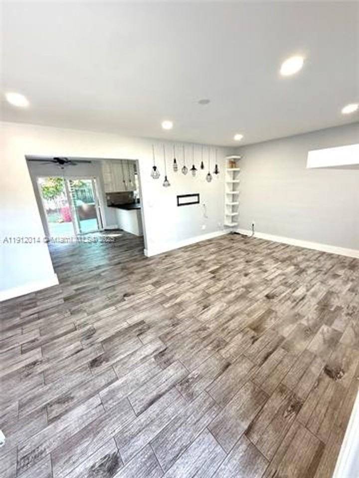 11120 Sw 154th St #0 - Photo 7 of 34