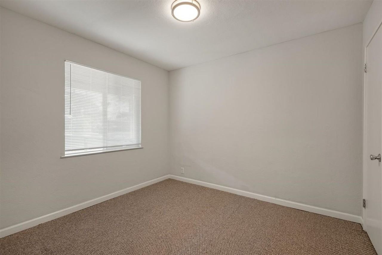 470 California Street - Photo 5 of 22