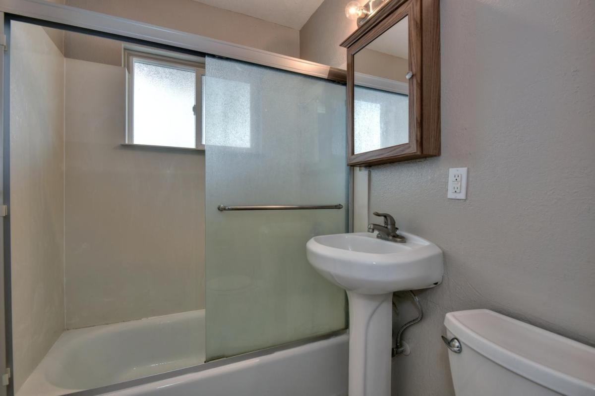 470 California Street - Photo 7 of 22