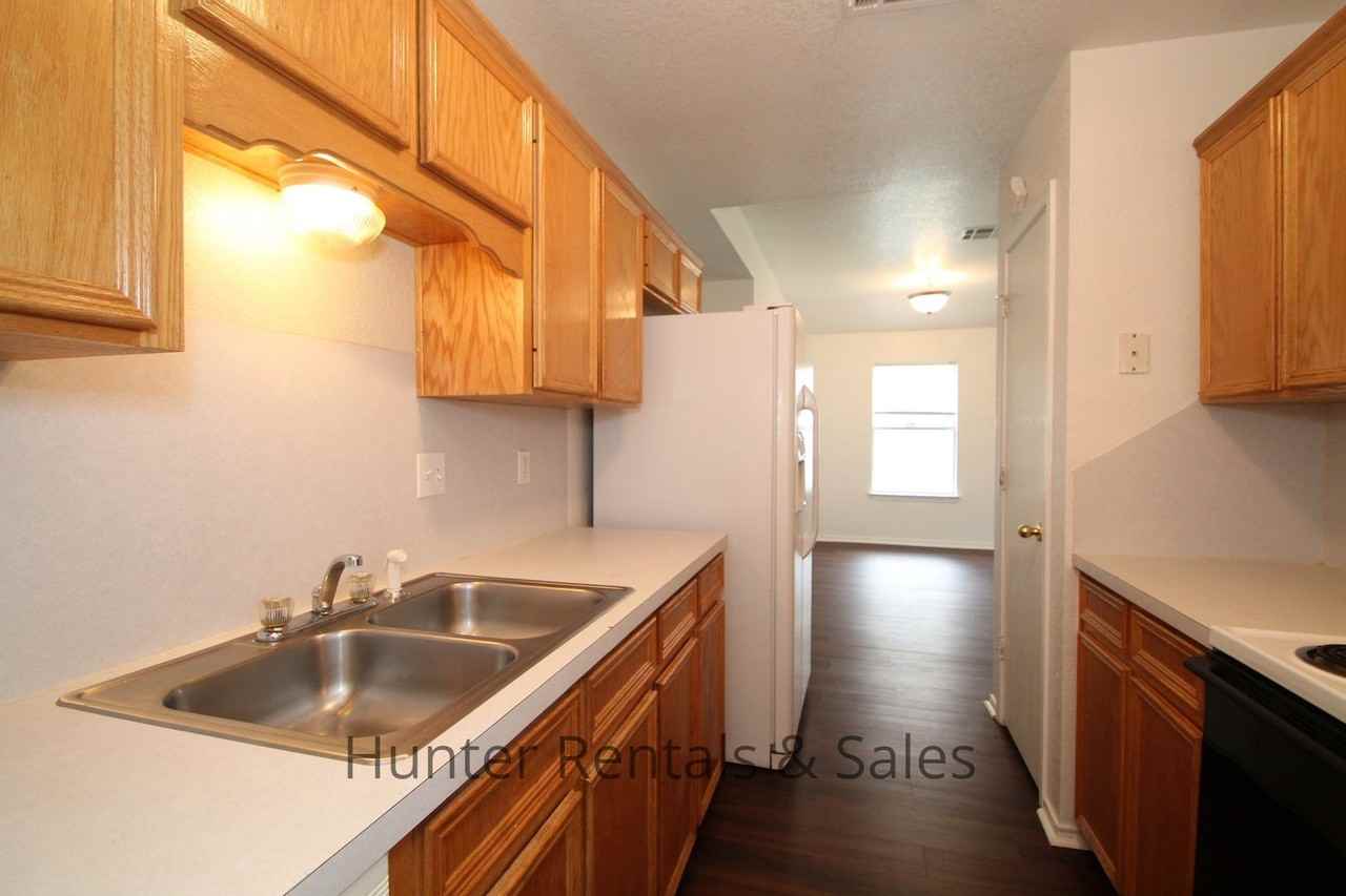 3208B Toledo Dr - Photo 7 of 13