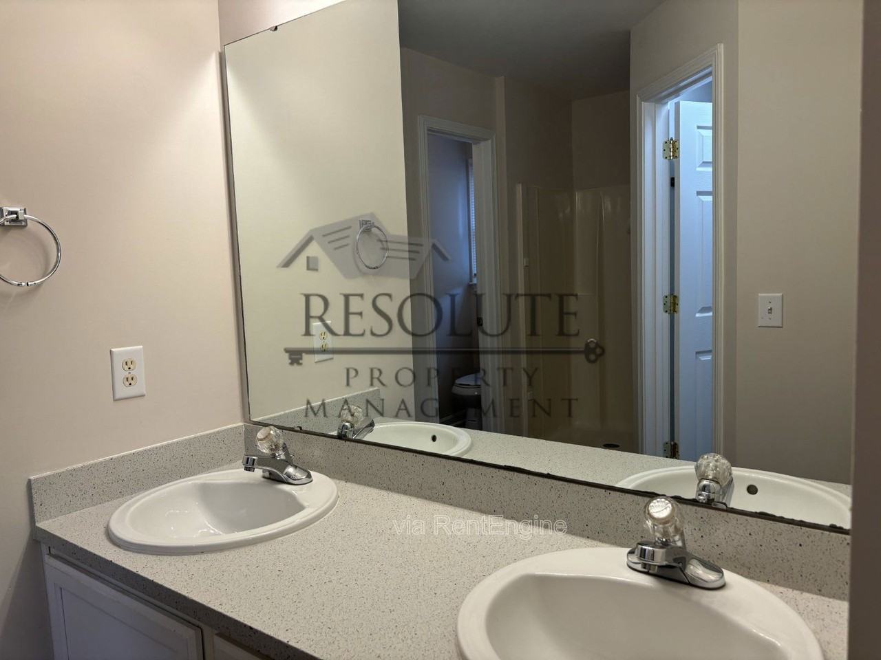 928 Amersham Ln - Photo 5 of 11