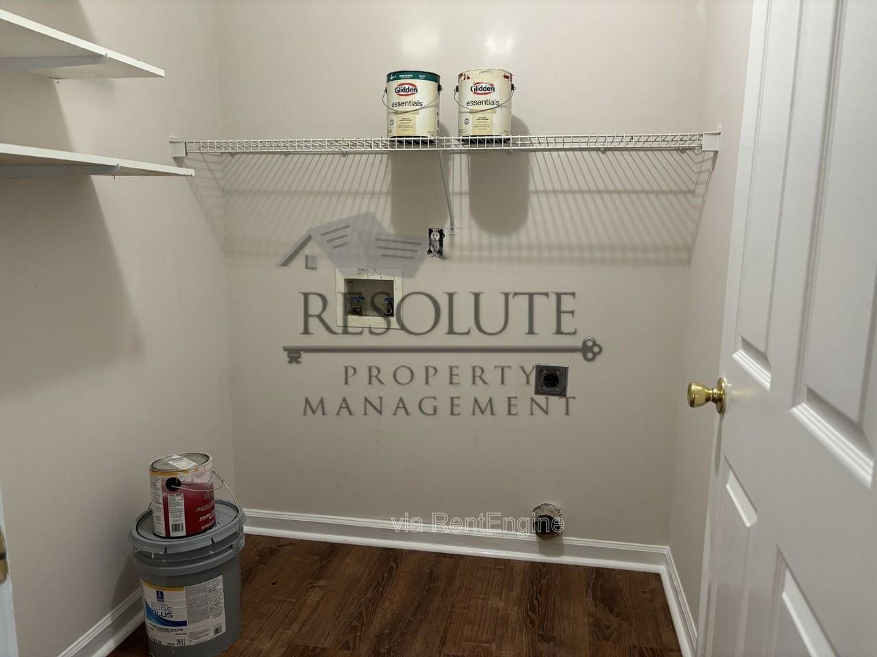 928 Amersham Ln - Photo 7 of 11