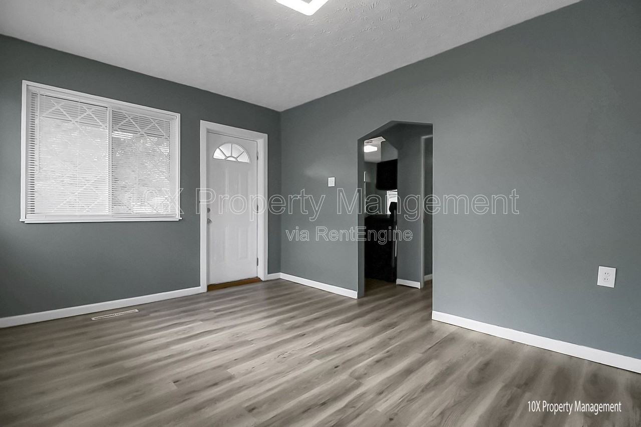 2918 Azelda St - Photo 7 of 23