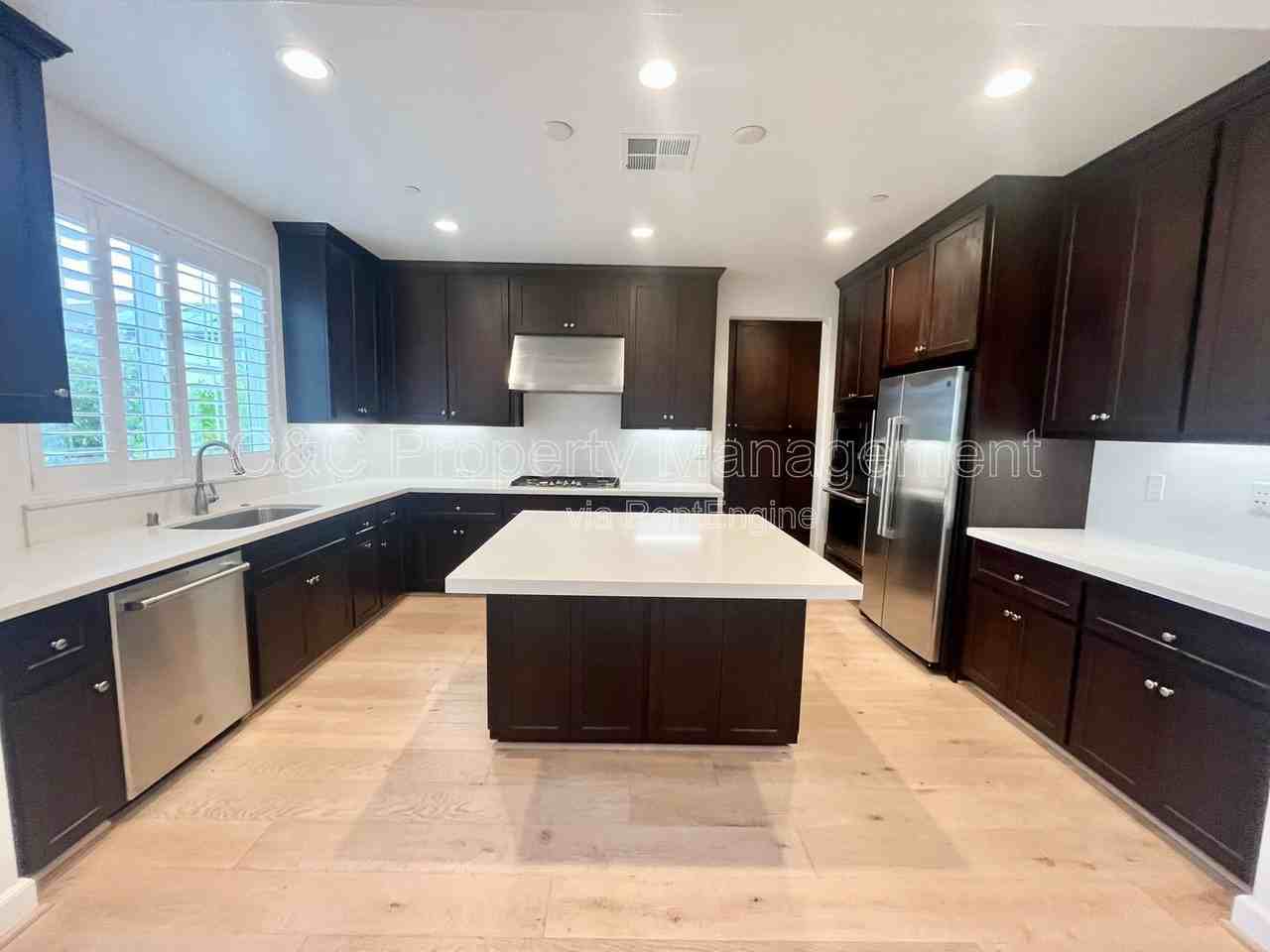 2607 3rd Avenue - Photo 3 of 16