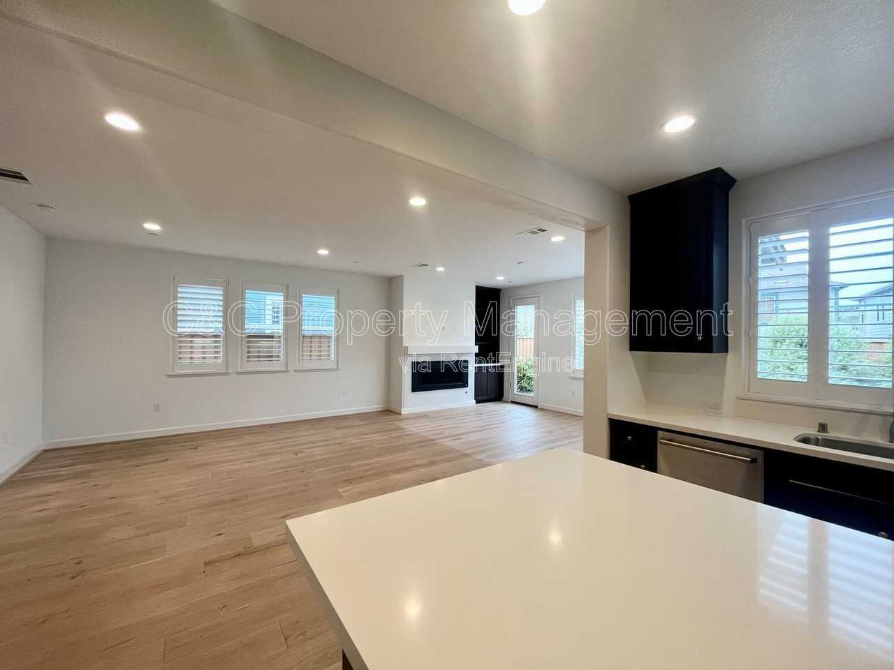 2607 3rd Avenue - Photo 4 of 16