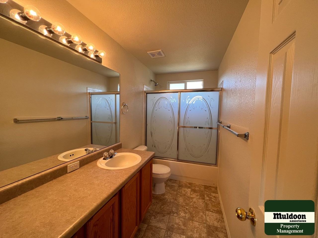 5807 Poudre Way - Photo 2 of 37