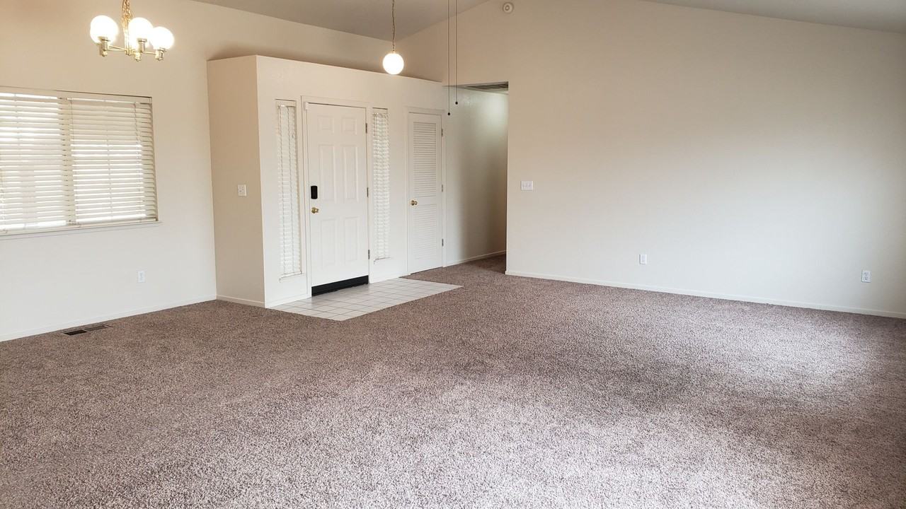 515 Tranquil Dr - Photo 5 of 25