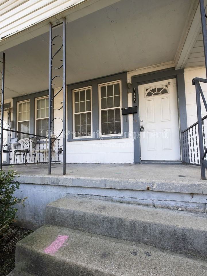 2743 Steele Avenue - Photo 3 of 30